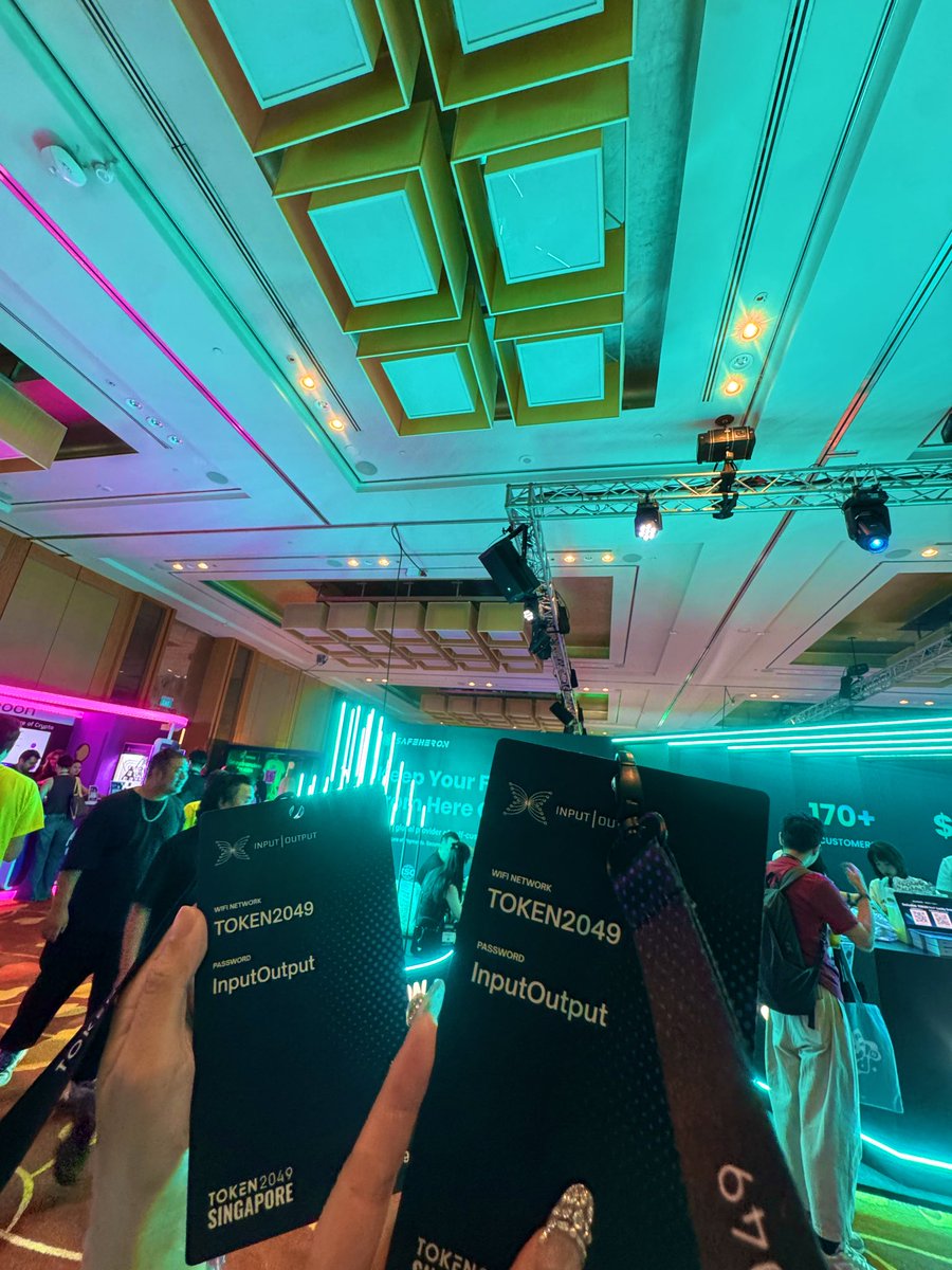 Ann202011's tweet photo. Bullish wishes for Safeheron ✨
#Token2049 https://t.co/JZEh7MKnTD