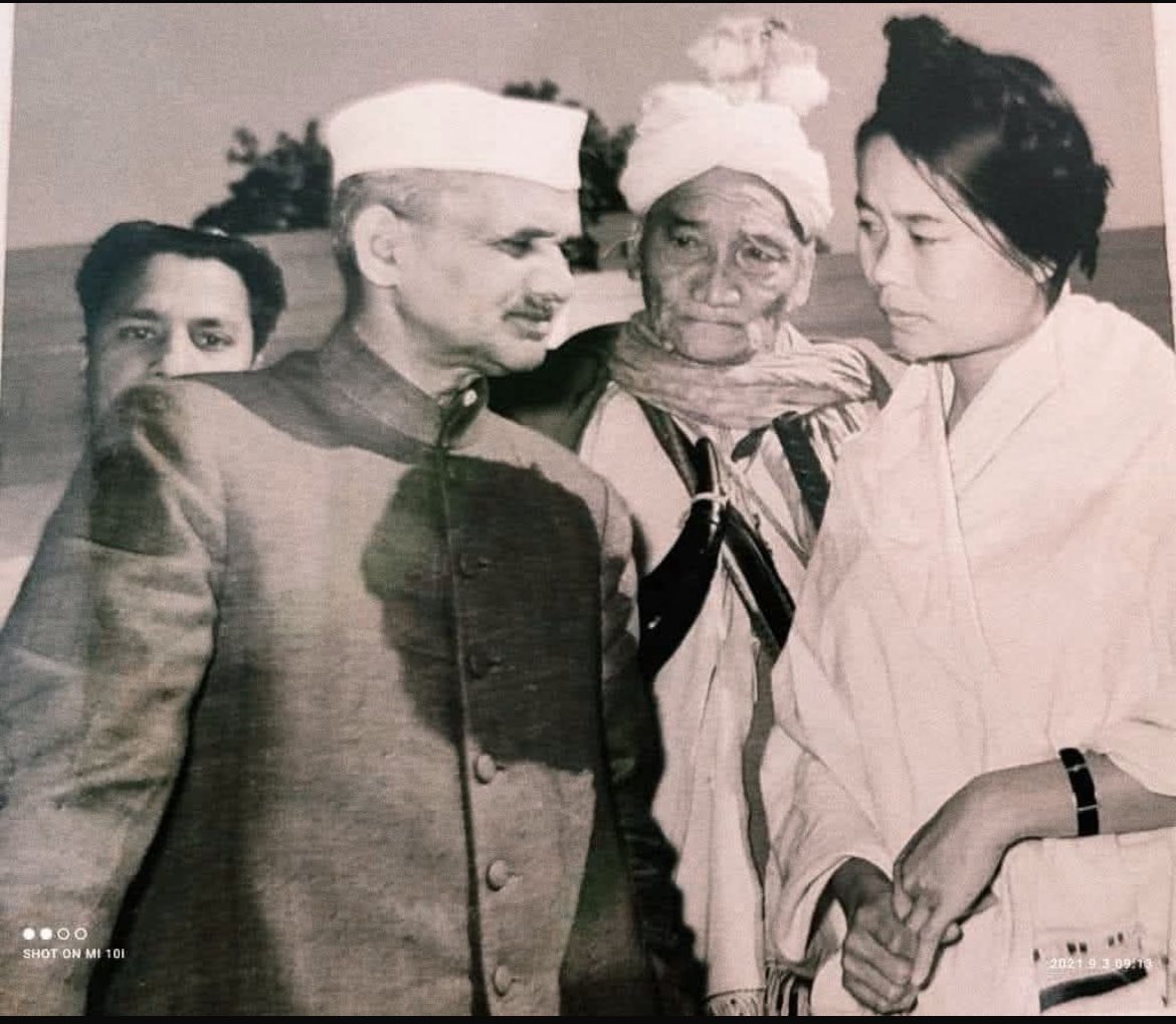Lal Bahadur Shastri with Pu Vumtong Haokip and Pi Lhingjaneng Gangte - the first Padma Shree Awardee of Manipur.
File pic of #Kuki Inpi..

Now the Kuki are facing state persecution in Manipur state.

<a href="/narendramodi/">Narendra Modi</a> <a href="/AmitShah/">Amit Shah</a> <a href="/rajnathsingh/">Rajnath Singh</a> <a href="/RahulGandhi/">Rahul Gandhi</a> <a href="/kharge/">Mallikarjun Kharge</a> <a href="/Jairam_Ramesh/">Jairam Ramesh</a>