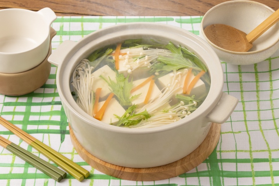 今日は ＃豆腐の日

≪おだしで味わう「ほんだし」湯豆腐≫の
レシピをご紹介します👇
park.ajinomoto.co.jp/recipe/card/80…

朝晩 肌寒くなってきたこの時期に、
ほっこり体が温まる一品です🍲✨