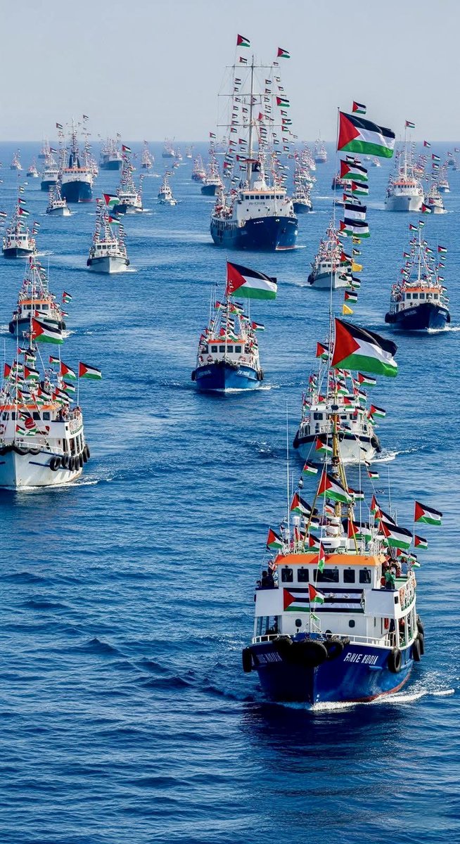 Hilmi28's tweet image. Selamatkan mereka Yaa Robbana 🤲