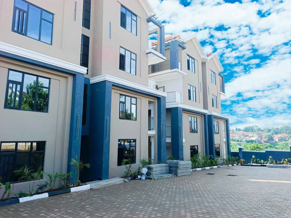 SsaliAnthony3's tweet photo. Apartment for sale located in Bukoto kisaasi road
16 units
Monthly income  (  24 million per month  ) 
Selling price  (  2.6 billion  ) https://t.co/SzoZot1Cfg