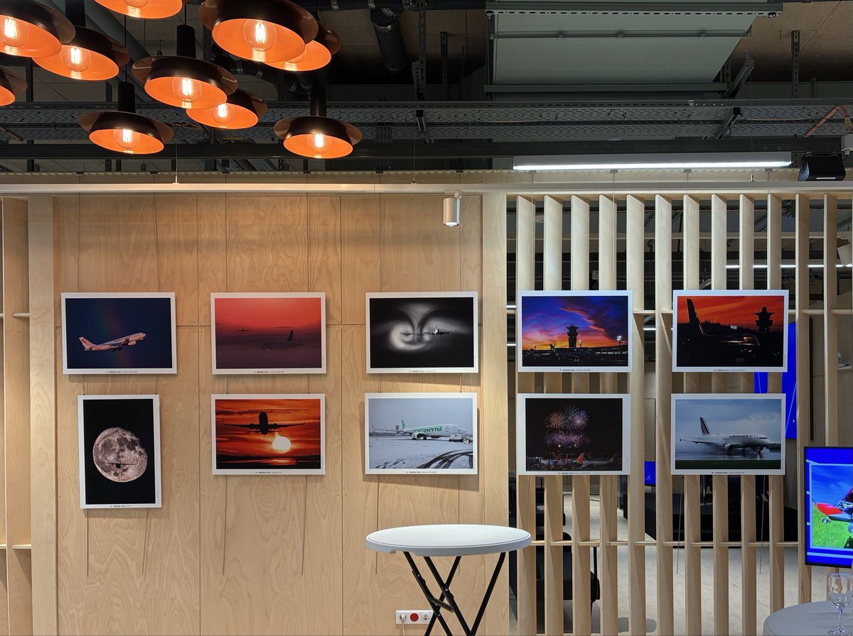 Début d’un petit tour d’horizon de mes photos exposés à la Maison de l’Environnement et des Territoires de l’#aéroport de #Paris #Orly 📸 @parisaeroport 

[n*1] - Par un soir d’orage, cet #Airbus A330 de #Tunisair décolle en piste 20, et croise le chemin d’un arc en ciel 🌈