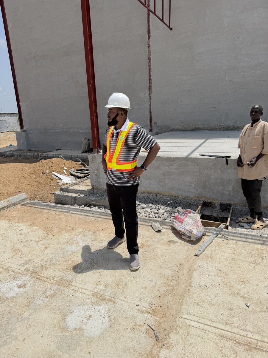 marwancy's tweet photo. I have been called with so many names (Sheik,Imam,Mallam,Engr. Akaramakallah,ya sayyadi,Master,Senior Marwan,Gwani,Dan kasuwa,Marwancy,Babane).

AHLUL QUR’AN AND ENGR. ARE MY FAVORITE 😍🤩 👌🏻 https://t.co/xmPlUtjKip