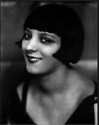 Fgdesnoyer's tweet image. Tal día como hoy 2 de octubre de 1901 nació  modelo, cantante y actriz francesa Alice Ernestine Prin, más conocida como Kiki de Montparnasse.