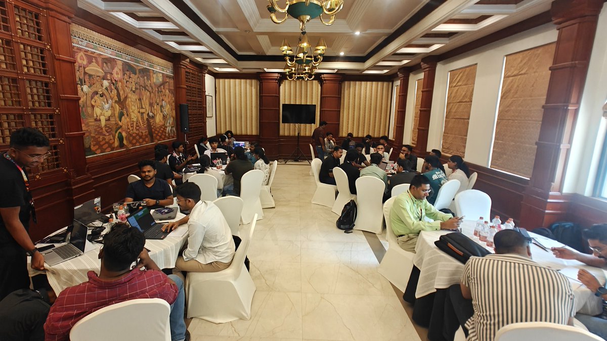 DomeHacKP's tweet photo. Glimpse of Day 1!
Hac’KP 2025 kicked off with energy, innovation, and impactful ideas. From brainstorming to building, here’s a sneak peek into the action-packed start. 
Stay tuned for more highlights! 
#HackKP2025 #KeralaPolice #Innovation #Hackathon https://t.co/HojfGHWIZ0