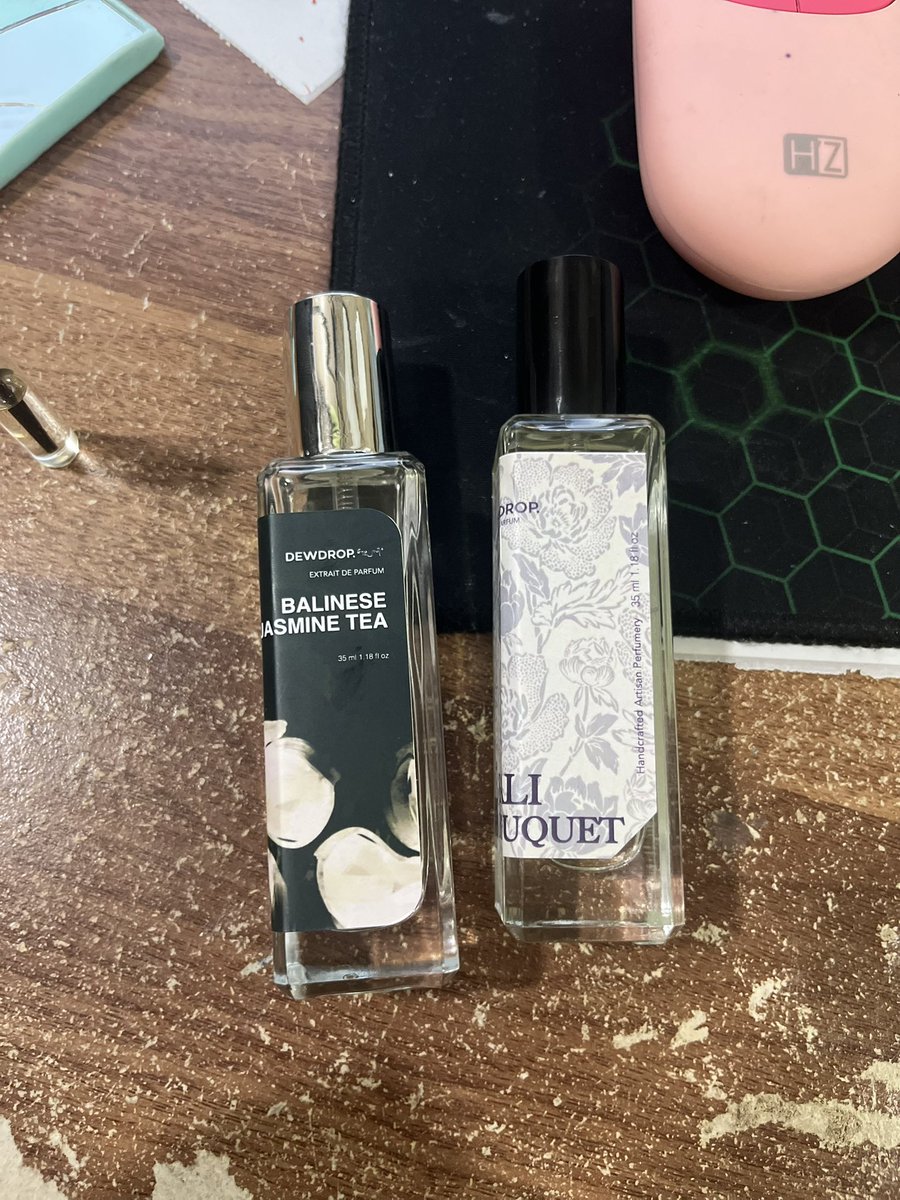 sayangbey_'s tweet photo. Parfum brand lokal tapi wanginya bisa seharian🥰
ini bener2 parfum yg bisa tahan seharian di baju bisa berhari2 wanginya cuma parfum dewdrop😍

Apalgi yang varian Bali Bouquet wangi seger gitu 

https://t.co/G0Nx5SBSyT https://t.co/tcDhxfW2hj
