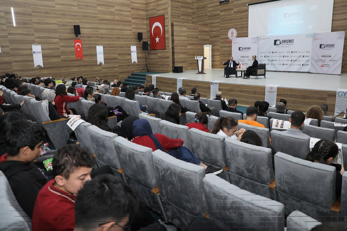 Van’da Kültür ve Turizm Bakanlığı ile Girişimci ve Yöneticiler Derneği (GYD) işbirliğiyle düzenlenen “Girişimci Kütüphanesi” buluşması programına Şube Başkanımız Sn. Abdullah ARAS katılım sağladılar.
<a href="/BurhanOzdemirTR/">Burhan Özdemir</a>
<a href="/aaras65/">Abdullah Aras</a>
<a href="/TCKulturTurizm/">T.C. Kültür ve Turizm Bakanlığı</a> 
#GirişimciKütüphanesi
<a href="/ipekyolukutup/">Van/İpekyolu İlçe Halk Kütüphanesi Müdürlüğü</a>