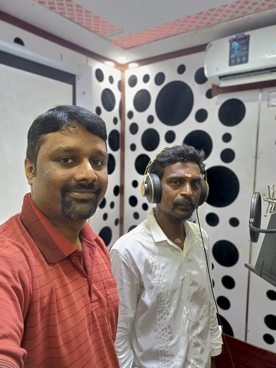 rjsoundstudios's tweet photo. Manasenna Pusthakam - Recording Session moments

New Malayalam Song by Vinoj Ravi
Orchestration, mixing &amp; mastering at RJ Sound Studio, Chalakudy
#RJSoundStudio #song #rapmusic #malayalamsongs https://t.co/lIo2EYvWHP