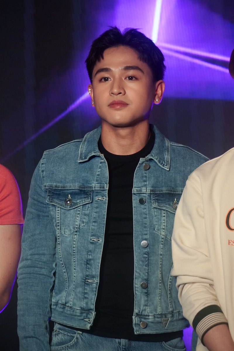 CHEERS TO US 🥂🔥

Here are some portraits just for you! Thank you for voting, streaming, and keeping the fire alive with us. 💜

Let’s keep breaking goals together, Vixies! 

🎧 Listen to 'shit sobrang init' 🔥:
lnk.fuga.com/vxon_shtsobran…

🎧 Listen to 'Dapat Lang Ako Lang' 💖: