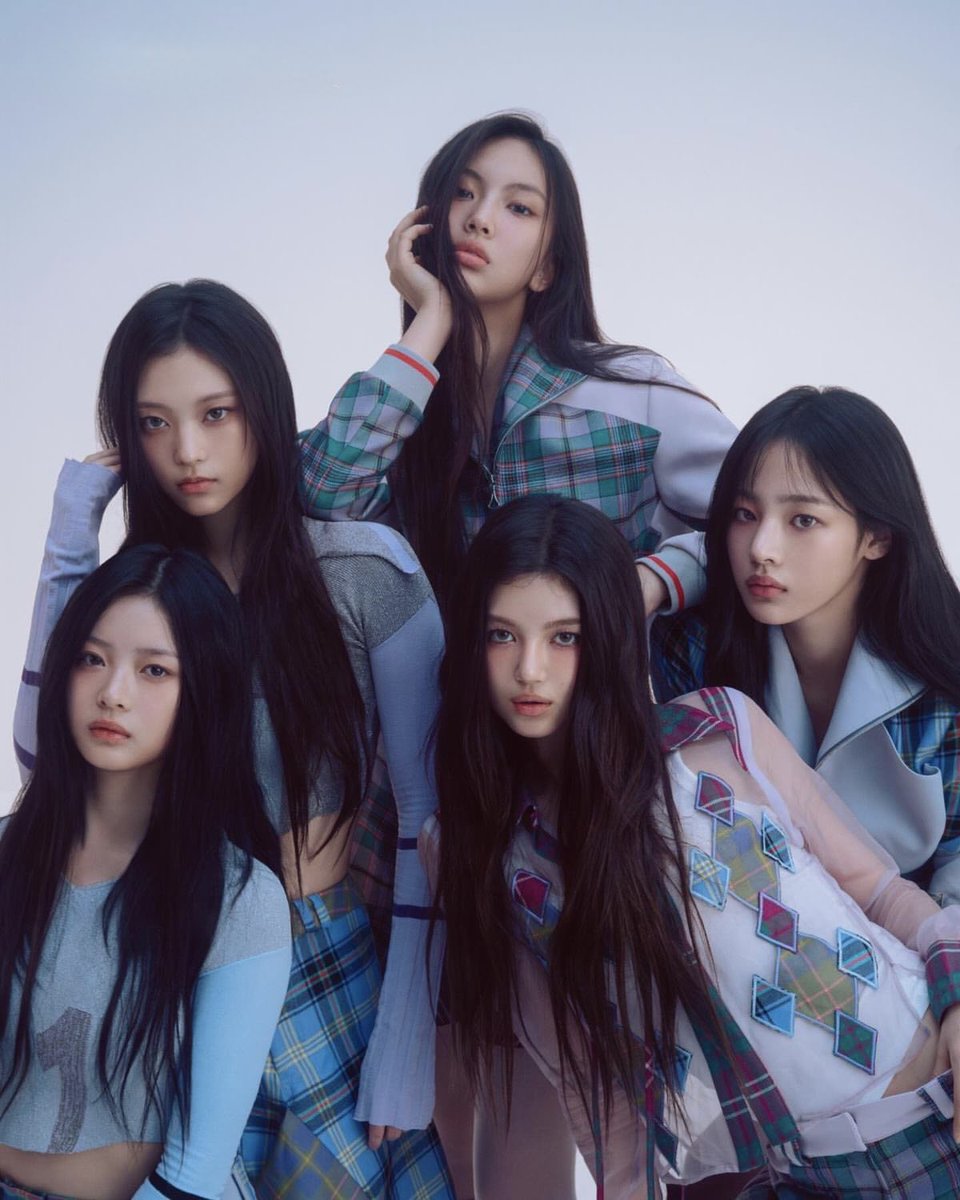 NJZstats's tweet photo. NewJeans has officially surpassed 1.1 billion streams on Spotify in 2025 so far.

— despite not releasing any new music this year. https://t.co/xwcBEztWu7