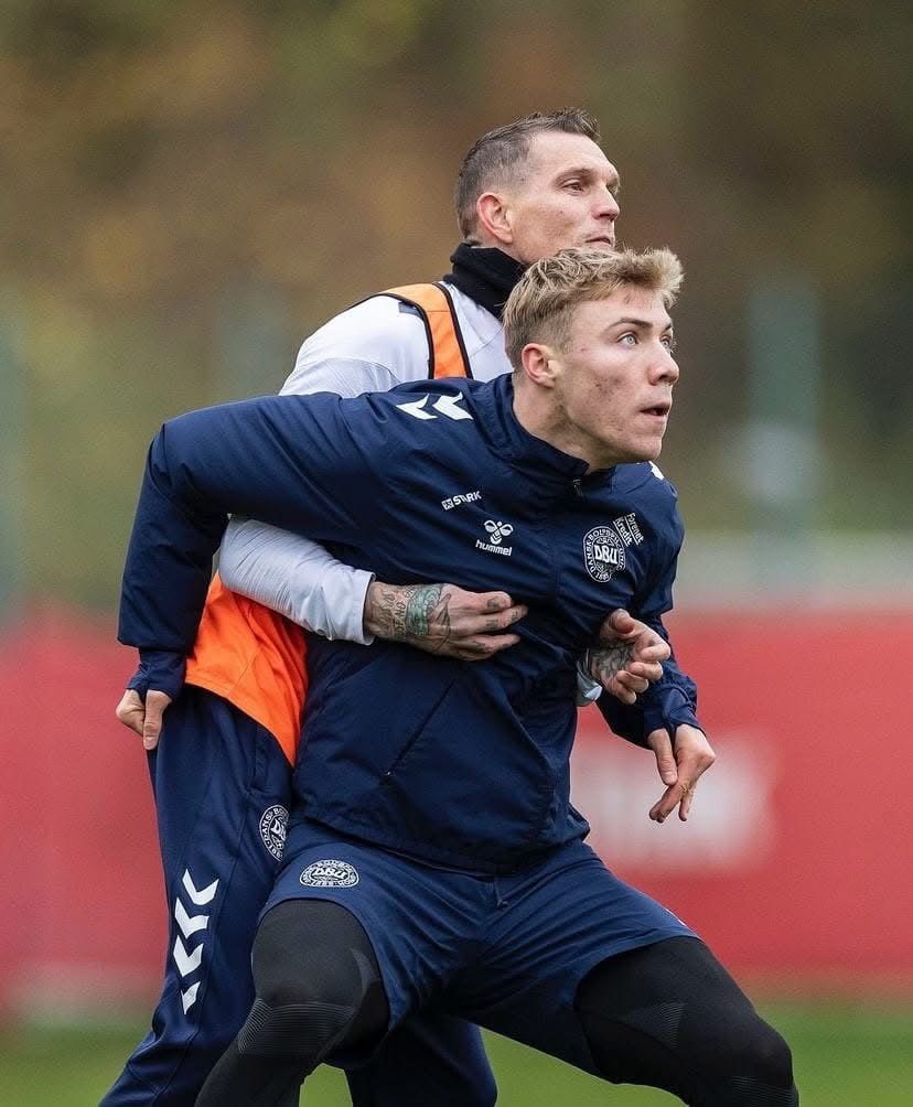 Thought this was an interesting quote.

“He needs to attack the space.”

At Manchester United, Rasmus Højlund was largely attacking the man instead.