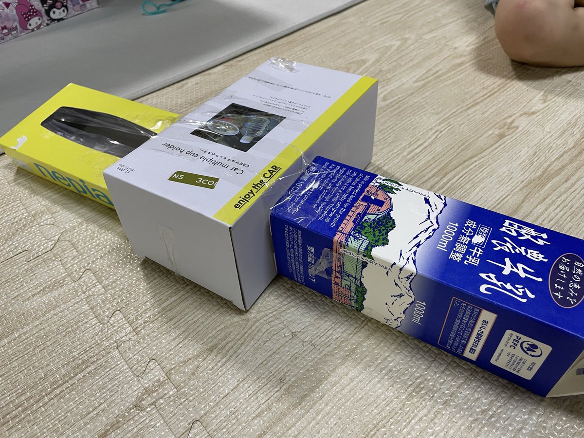 4歳息子氏が幼稚園で製作した人工衛星🛰️良いセンスだ