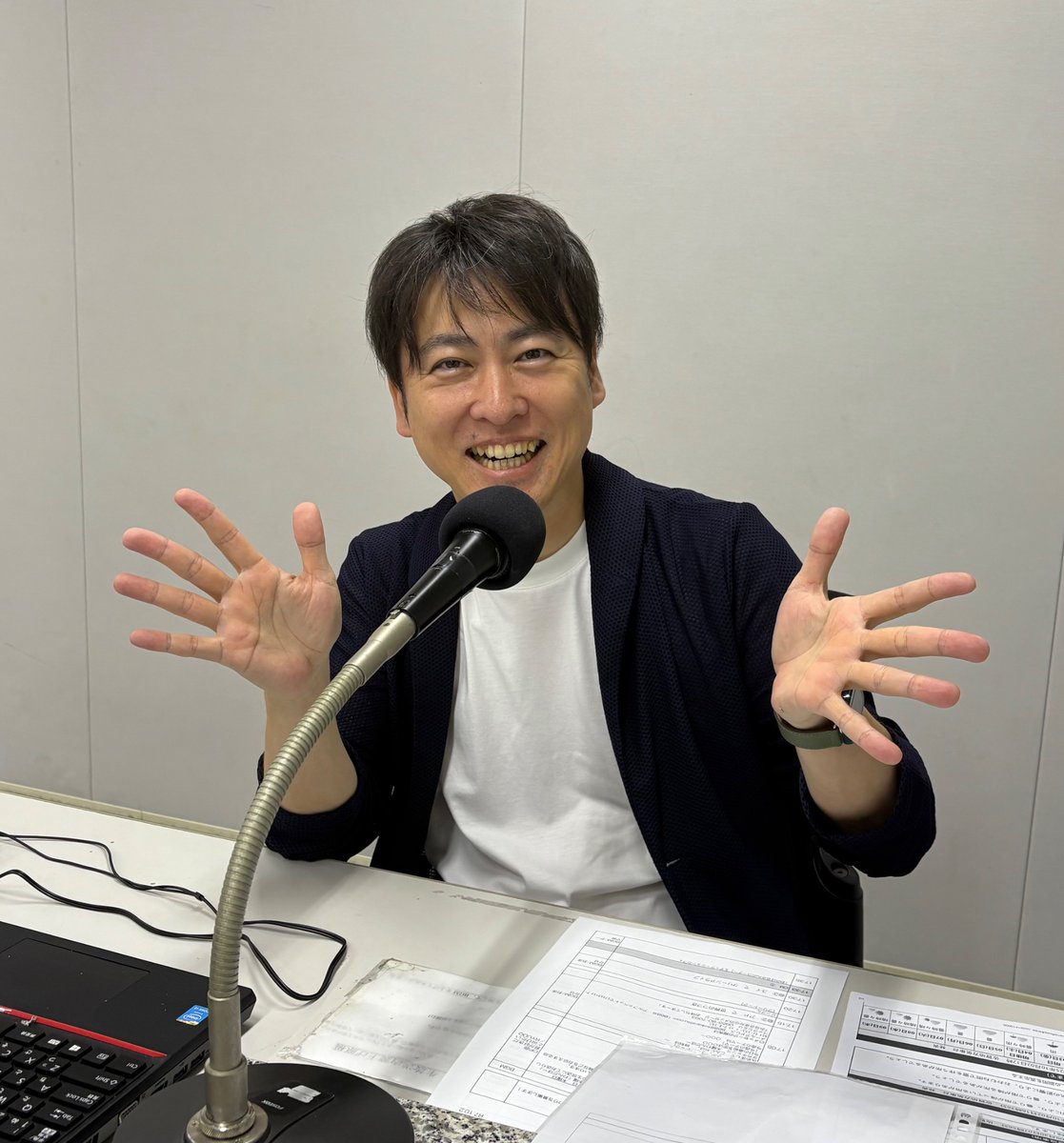 fmkaratsu868's tweet photo. 夕方の生放送 Youがたチャンス！始まりました！
今日は、しょうたろうさん、おのはるさんです。
メッセージテーマは「秋の味覚」
秋の食べ物についてお待ちしてます。
↓いつでもどこでもFMからつ↓
https://t.co/UovNsDm1se
#FMからつ https://t.co/STaw4c3ilL