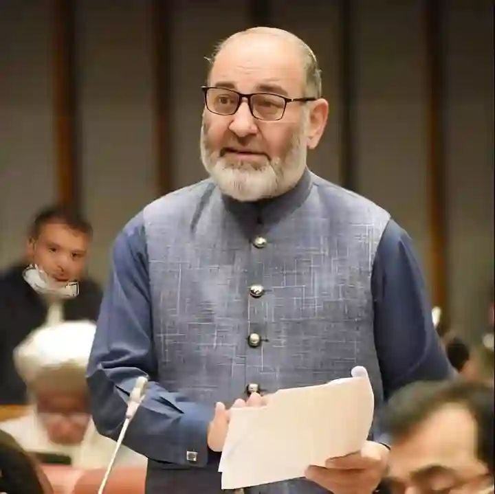 rahimullah6569's tweet photo. اللّٰہ تعالیٰ مشتاق احمد خان صاحب سمیت تمام ساتھیوں کی حفاظت فرمائیں https://t.co/gDQ25XlFWD