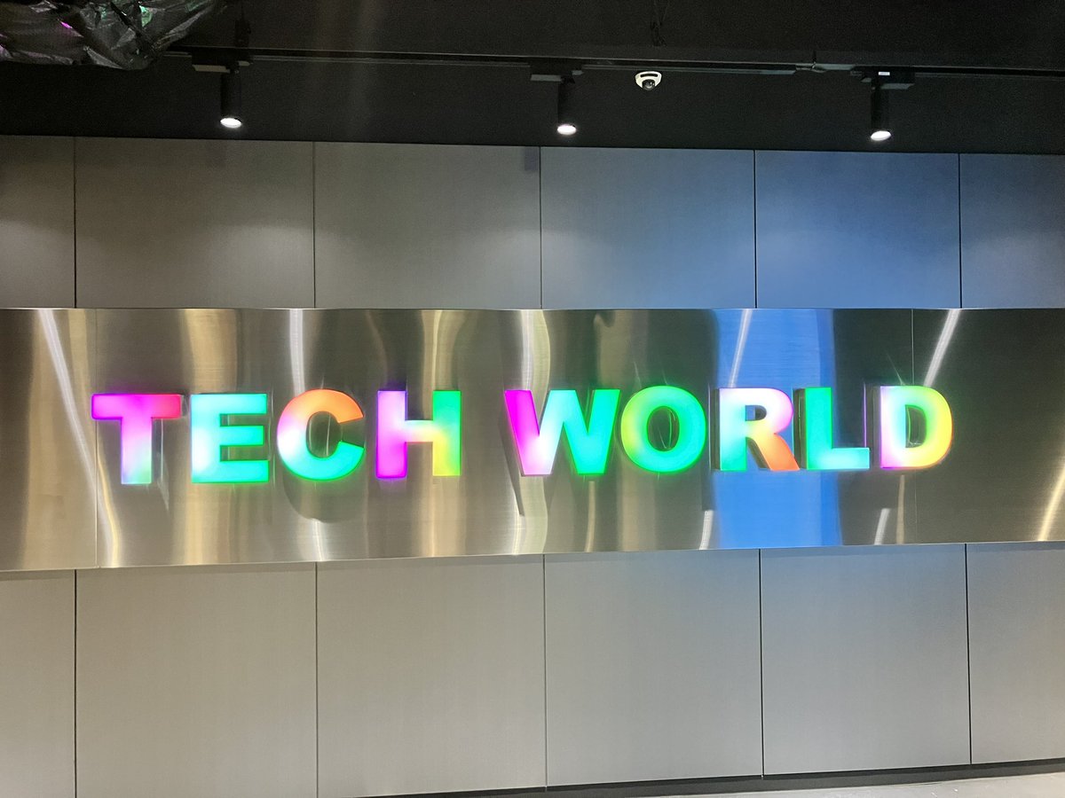 6回目の万博
テックワールドでいただいたトートバッグ
めちゃしっかり素材で驚き😳

これにてわたしの万博、終了〜！！