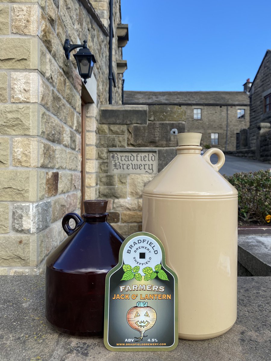 🎃 It’s been a while; but refillable jugs are back in store with Jack O’Lantern available whilst stocks last!
4 pint with jug £11/refill £8
8 pint with jug £18/refill £15

#spookyseason #jackolantern #realalelovers