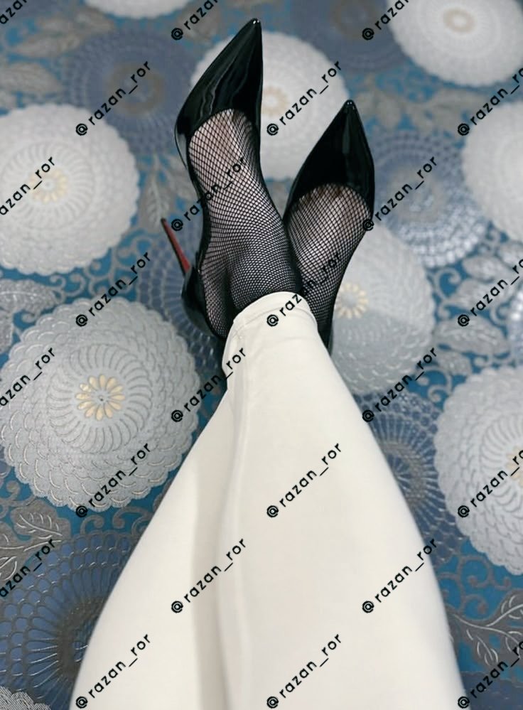 انا مدمنة هتك اعراض وبعشق اسرار البيوت تتفتحلي وتتصور الي مخصوص، وما بحب  الفضايح ولا المفضوحين.
فـ لو انت متحرر وشايف انك قد التحرر ع حُرمة بيتك في السر يبقي تبعتلي رساله فيها أسمكم، سنكم وصورة اللي متجوزها حالا😋
الخاص للــــديويــتُ الجاد فقط 😘
اقرأ التغريدات قبل لا تبعت