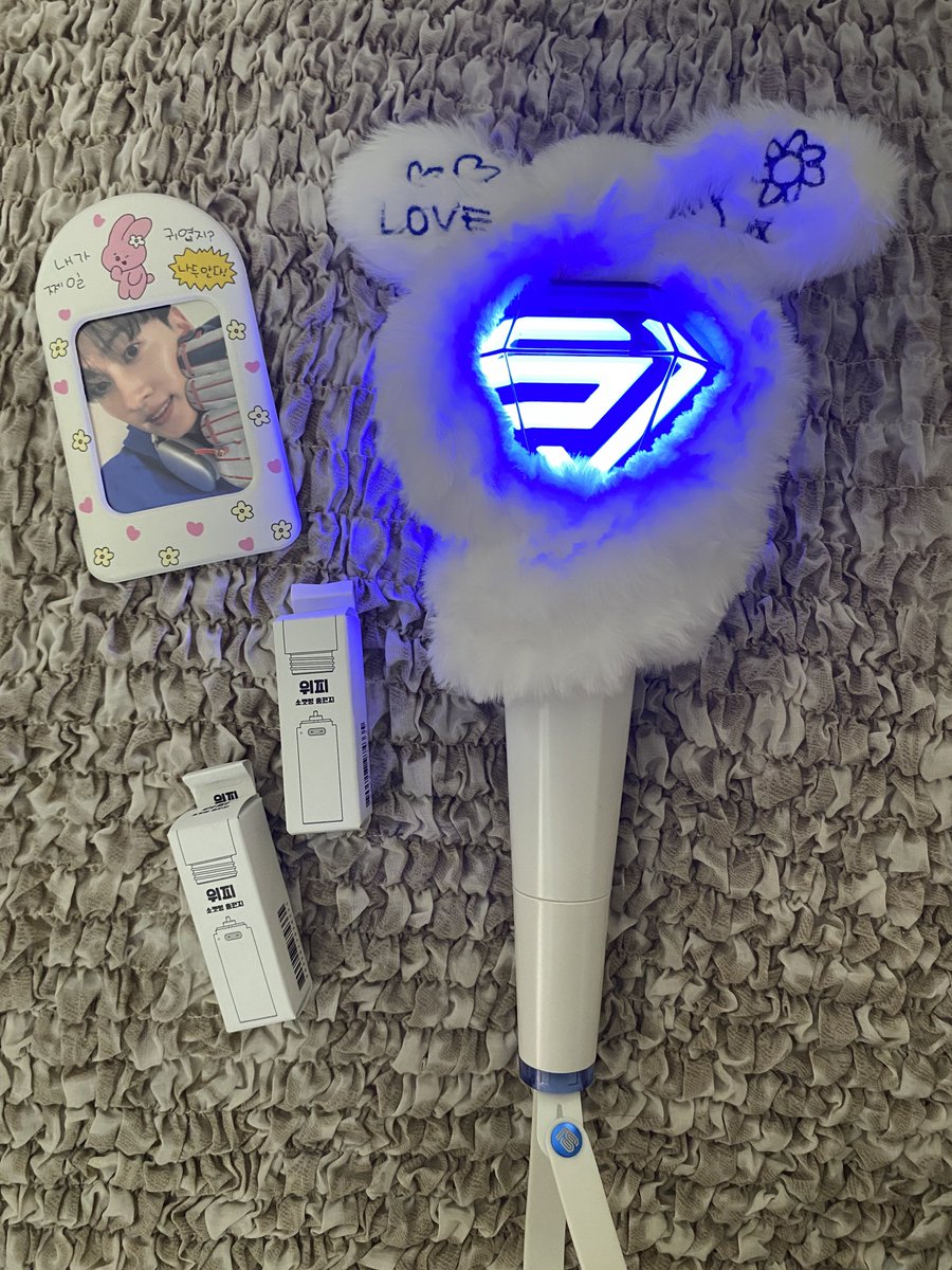 [#SFPHGA]

Super Junior SS10 in Manila Giveaway

🎁Rechargeable Lightstick Battery - 2 winners (can claim at SJ Fiesta or Concert D-Day)

Rules
💙MBF <a href="/springfallph/">dm here or tg please💌ph go/pasabuy/kr add rental</a>
💙Like &amp; RT this tweet
💙Reply if you are attending 10/3 or 10/4 or both

See you PHELF! 🥳🥰