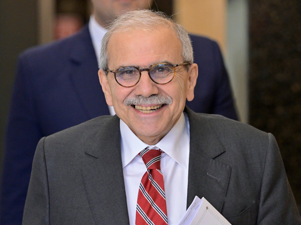 كلمتين وبس:
حامي لبنان 🇱🇧✌️