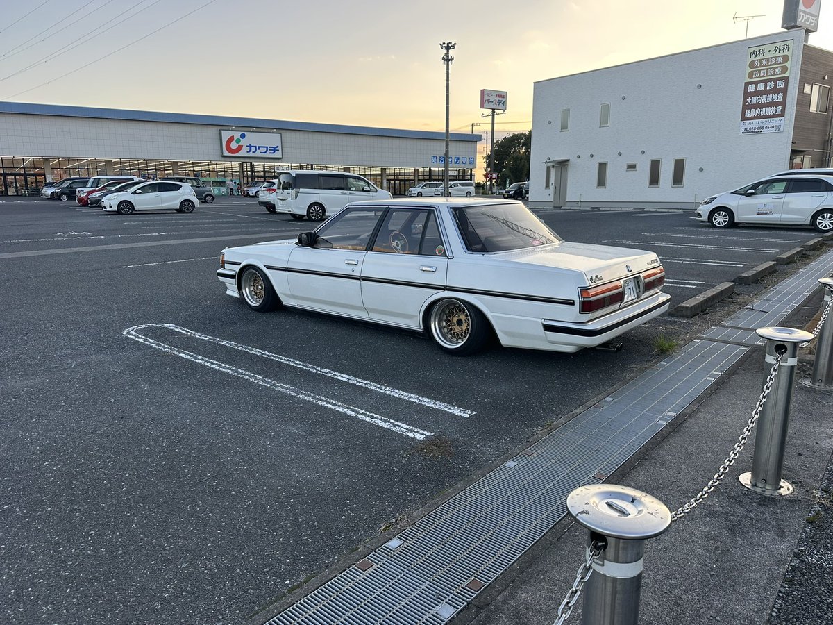 t_Ryo_7's tweet photo. 湾岸と実車 https://t.co/L0LzV3BwKO