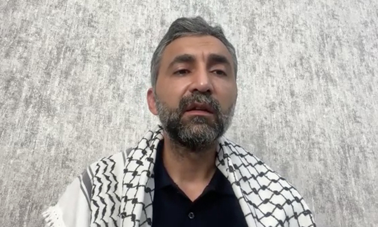 mahfildijital's tweet photo. 🔴 Sumud Filosu temsilcilerinden Dr. Hüseyin Durmaz:

50 gemi ile başaramazsak 300 gemi ile geleceğiz. https://t.co/Lcj8XlGRPi