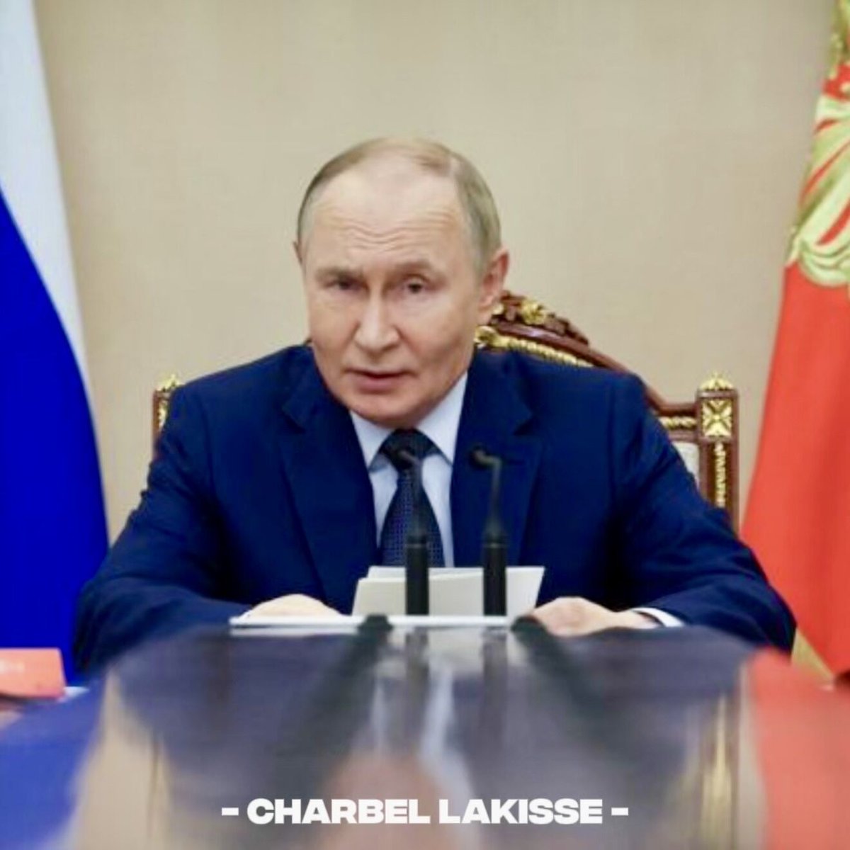 🚨 𝗟’𝗨𝗻𝗶𝗼𝗻 𝗲𝘂𝗿𝗼𝗽𝗲́𝗲𝗻𝗻𝗲 𝘀’𝗮𝗽𝗽𝗿𝗲̂𝘁𝗲 𝗮̀ 𝗰𝗼𝗺𝗺𝗲𝘁𝘁𝗿𝗲 𝘂𝗻 𝗯𝗿𝗮𝗾𝘂𝗮𝗴𝗲 𝗽𝗹𝗮𝗻𝗲́𝘁𝗮𝗶𝗿𝗲 : utiliser 140 milliards d’euros d’avoirs russes gelés pour financer un prêt à l’Ukraine 💶🔥. Bruxelles appelle ça “solidarité”, mais Moscou parle