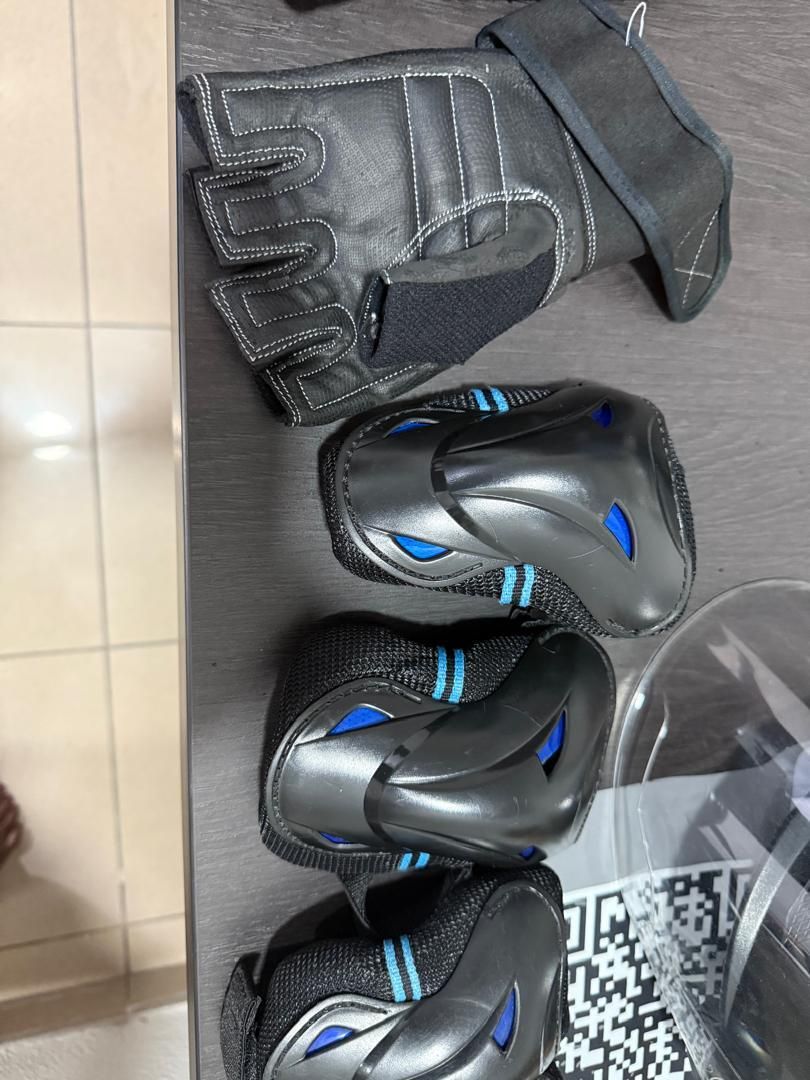 kinwewa's tweet photo. 🛡️ Kit KINWEWA : C'est la protection intégrale ! 📦

L'enrôlement vous donne accès à un pack complet, bien au-delà du casque. C'est l'investissement pour votre sécurité et votre statut légal.

Voici ce que vous recevez : 👇 https://t.co/eG4f8YmFOp