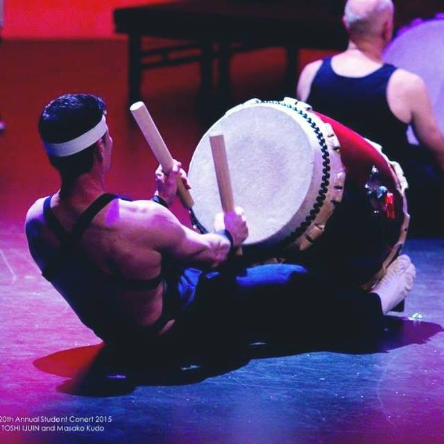 Süddeutsche Freunde aufgepasst! Diesen Samstag: Taiko-Trommeln auf dem Donaueschinger Herbstfest! Kommt vorbei und helft uns, richtig Krach zu machen!

#Donaueschingen #Taiko #Musik