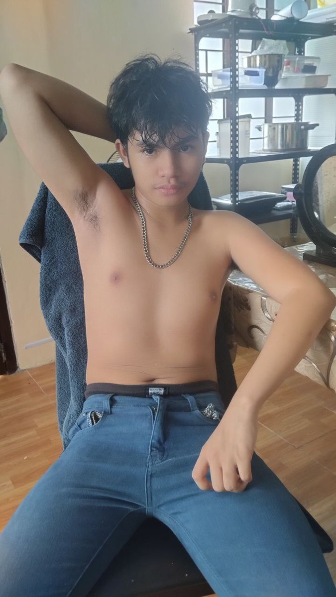 bagetsoverloads's tweet photo. Kyle β₯οΈπ¦
#alter
#Bagetsmalibog
#bagets https://t.co/OlBbrj5jeH
