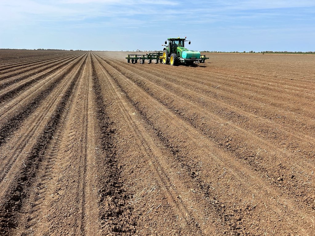 And we are away! The team has been busy checking planters and getting seed in the ground waiting for the warmer weather ready to hit the 💦 #australiancotton