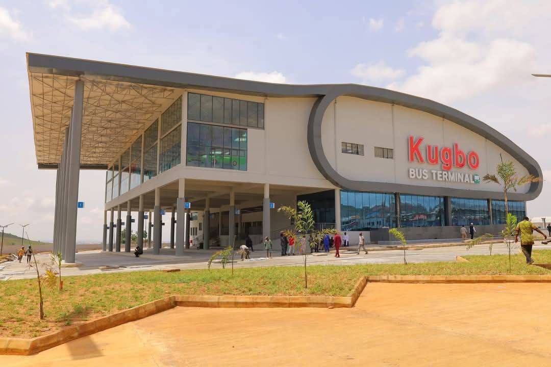 judeafolab's tweet photo. 120-bus capacity per terminal: Power untapped. Start it to ease Abuja's endless jams. #WikeOpenTheTerminals https://t.co/nep5zBPyOo