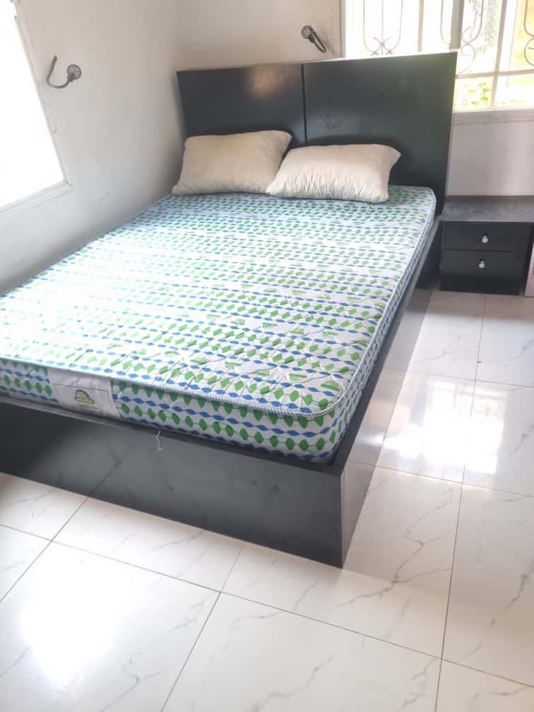 kene_asogwa's tweet image. Available For Declutter ‼️

Frame 1: 4x6 Original Mouka Mattress, Bed Frame, and Two Side Drawers.
🏷️170k last 
📍Gwarimpa , Abuja 

Frame 2: 4½ by 6 mdf bed with mattress
And sided drawer
🏷️180K  
📍Kubwa , Abuja 

📞 💬 08122760433

Pls RT 🙏🏽