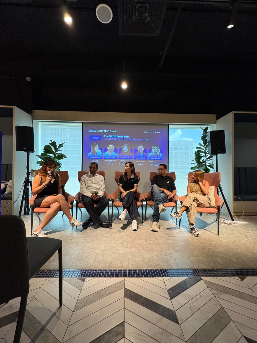 StorXNetwork's tweet photo. 🌊 That’s a wrap at @SEADePIN | @token2049  Singapore 🇸🇬

StorX Network’s Murphy John  joined industry leaders from @BuildOnNodeOps, @FilFoundation, @AethirCloud & @ICN_Protocol on the panel:
“The $20B Question: Can DePIN Beat the Cloud Giants?” 💡

From breaking cloud monopolies to ensuring true data sovereignty, the discussion spotlighted how DePIN is shaping the future of AI & cloud infrastructure — with StorX driving decentralized storage forward. 🔐🚀

#StorX #DePIN #TOKEN2049 #XDCNetwork