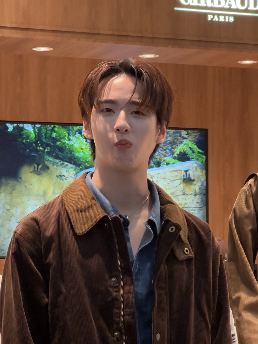 kwamsukkhongmt's tweet photo. น้องแทดหมูติดฟัน55171556661655
— #TadATLAS ♡◞˚
⋆𐙚₊˚#MarithexTadATLAS .ᐟ ˚˖𓍢ִ໋
#MaritheFrancoisGirbaud
#MaritheCentralWorldStore
#ATLASth #ATLAS_th https://t.co/7qDuWuCeWw