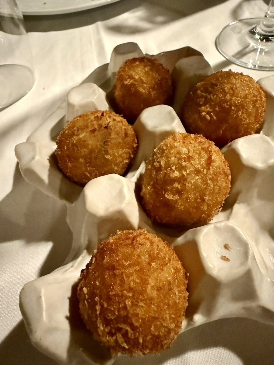 Carlos Sancha tweet media