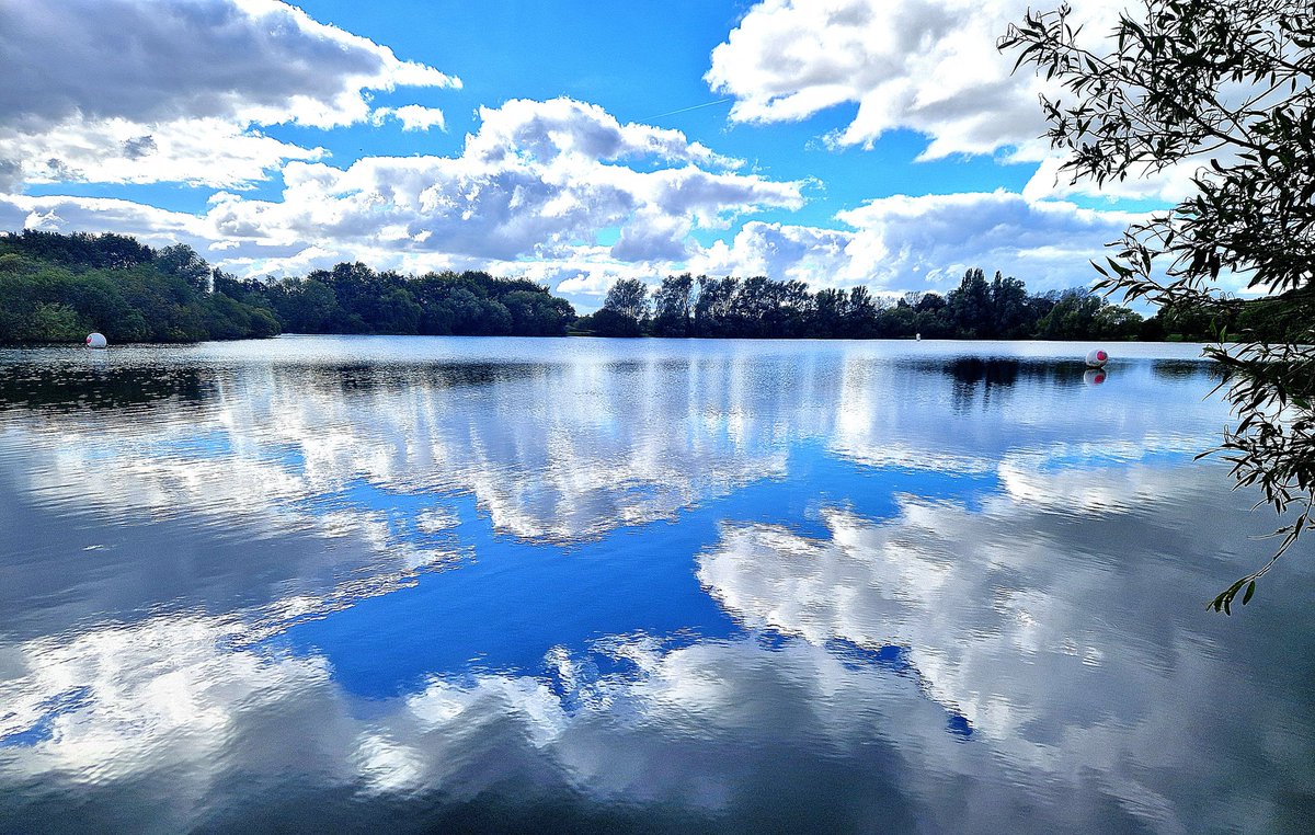 cacJerry's tweet photo. @DailyPicTheme2 #cloudsreflections https://t.co/lvxayLpoGI