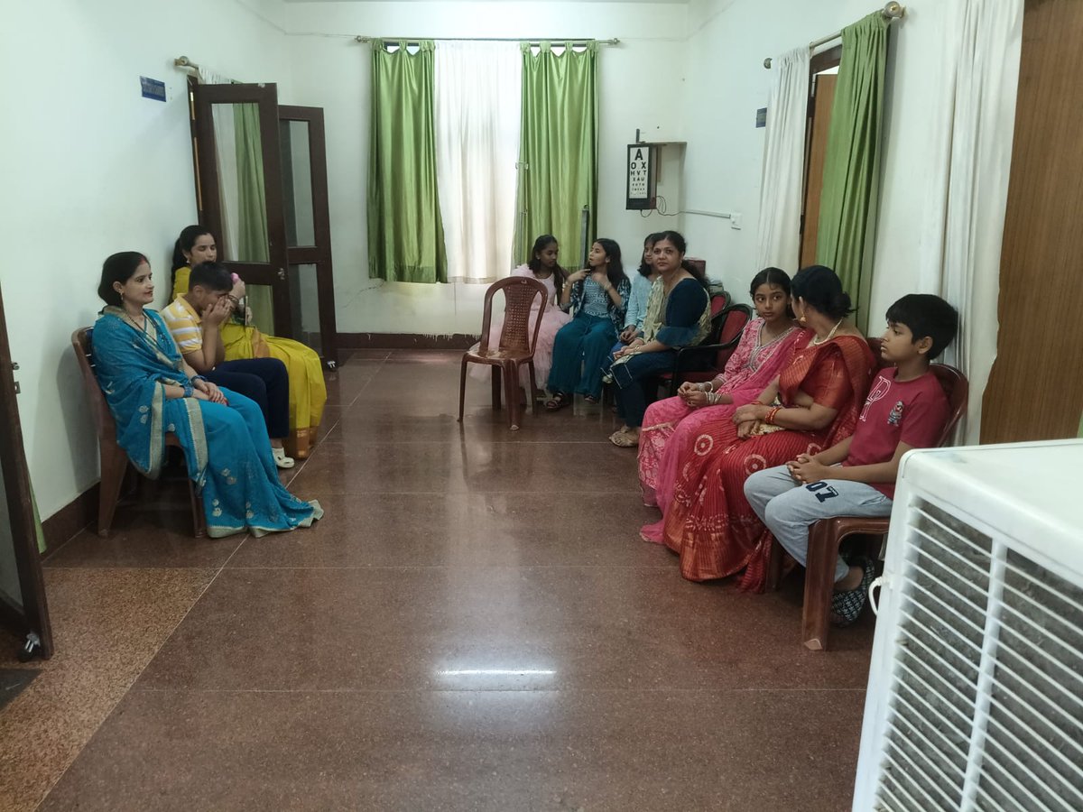 ssbshqmzp's tweet image. दिनांक 01/10/25 को क्षेत्रक मुख्यालय मुजफ्फरपुर में &quot;स्वस्थ नारी ,सशक्त परिवार&quot; कार्यक्रम के अंतर्गत श्री कृष्णा मेडिकल कॉलेज अस्पताल से  आये चिकित्सकों की टीम द्वारा संदिक्षा सदस्याओं व बच्चों के स्वास्थ्य की जाँच कीl 
# स्वास्थ नारी,सशक्त परिवार कार्यक्रम  
#SSB
#dgssb