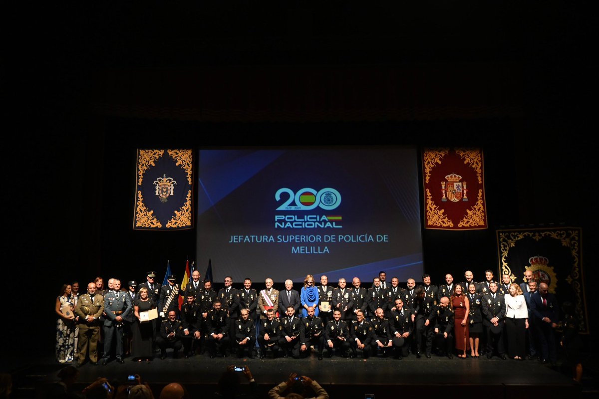 En el día de los Santos Ángeles Custodios, felicito a la Policía Nacional por su entrega y compromiso con la seguridad de toda la ciudadanía.

Hoy celebramos vuestro patrón pero, sobre todo, la grandeza de una profesión que honra a España.

🇪🇸 ¡Gracias por vuestro servicio!👮🏼👮🏻‍♂️