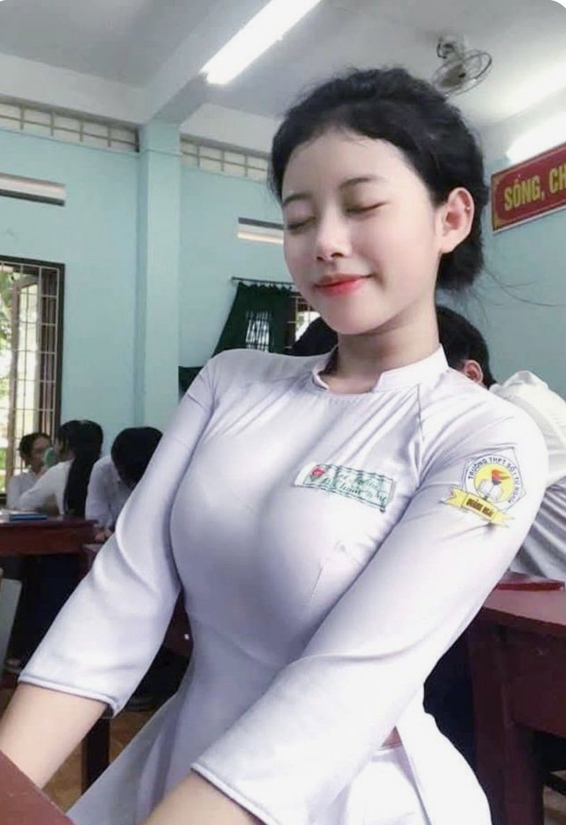 Em Bé Áo Dài tweet media