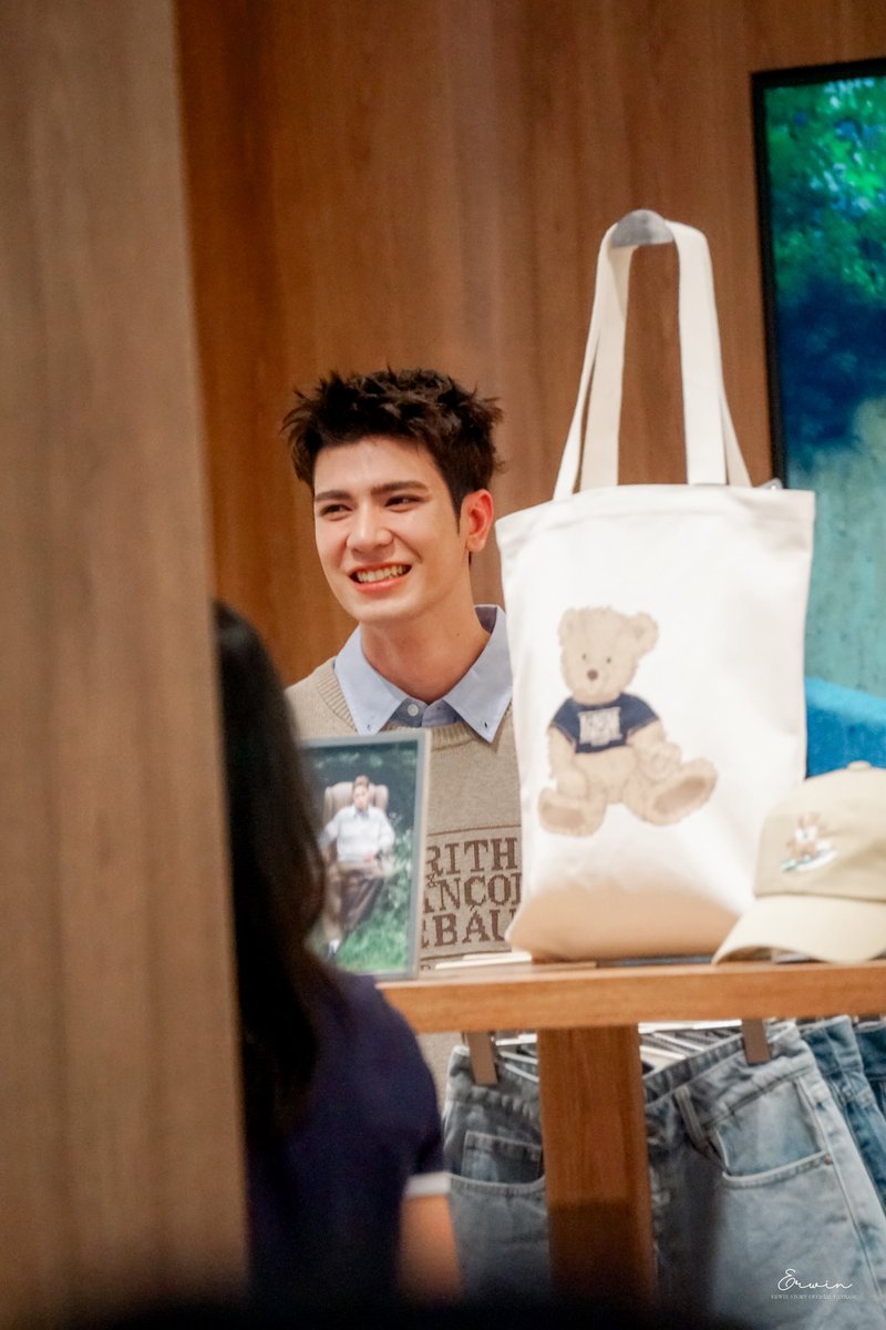 ErwinStoryy's tweet photo. ไม่ไหวๆ ดาเมจเกินไป 🫠 @Erwin_pennors
#MarithexErwinATLAS
#MaritheFrancoisGirbaud
#MaritheCentralWorldStore
#ErwinATLAS #ATLAS_TH #ATLASth https://t.co/1wJiIKOXY8