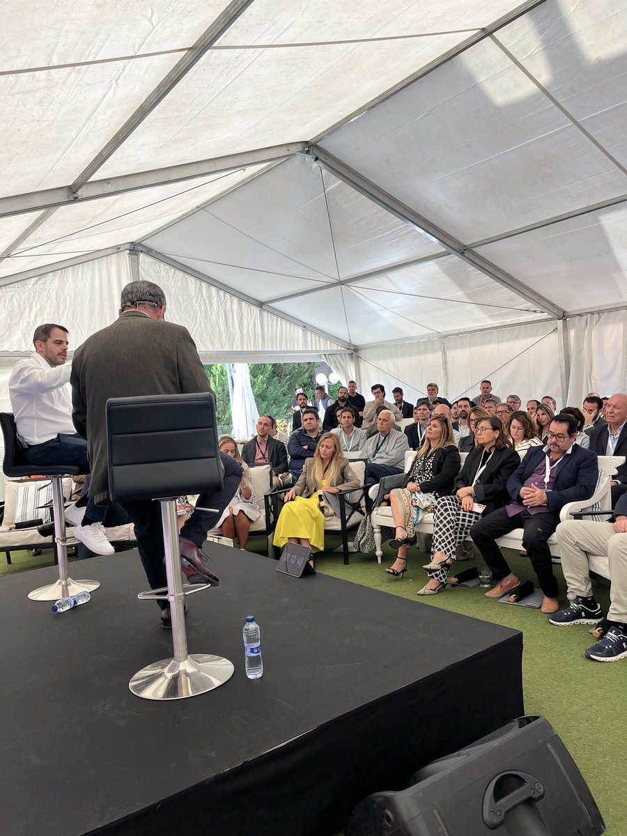 REConectaMadrid's tweet image. ¡Comenzamos con RE-Conecta 2025! La mejor oportunidad para inversores y profesionales del Real Estate.

La primera ponencia, bajo el título “Visión Macro”, corre a cargo de Mikel Echavarren, presidente de Colliers España. 

#RealEstate #REConecta #Inmobiliario #vivienda #eventos