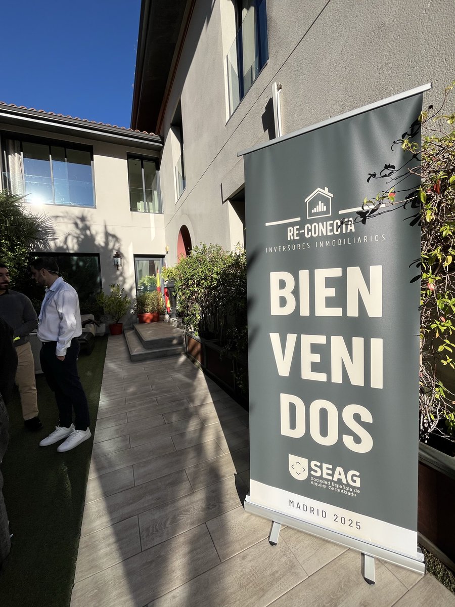 REConectaMadrid's tweet image. ¡Comenzamos con RE-Conecta 2025! La mejor oportunidad para inversores y profesionales del Real Estate.

La primera ponencia, bajo el título “Visión Macro”, corre a cargo de Mikel Echavarren, presidente de Colliers España. 

#RealEstate #REConecta #Inmobiliario #vivienda #eventos