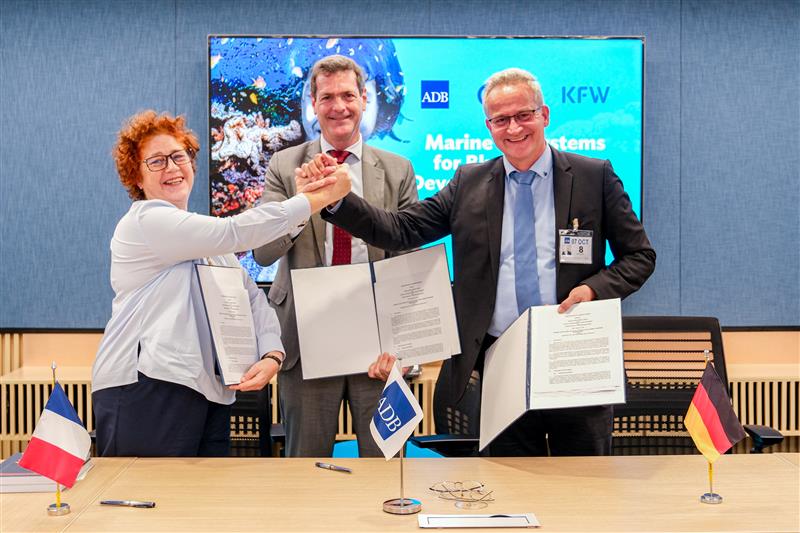 AdbPartnerships's tweet photo. TODAY -- @ADB_hq, @AFD_en, and @KfW_int signed an MOU to cofinance the Marine Ecosystems for Blue Economy Development Program (Subprogram 1), in the Philippines. ADB will provide a loan of $500M, while AFD and KfW will each contribute €200M. https://t.co/N5mUFcsEm9