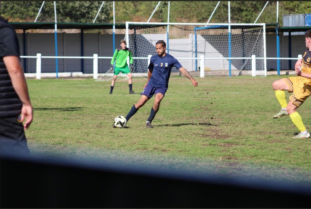 OldburyUtd_FC's tweet photo. 📸 Matchday moments at York Road ⚽
#OldburyUnited #WMRL #ForwardInUnity #NonLeague #GrassrootsFootball #SaturdayFootball #FootballFamily #SupportLocal https://t.co/QKI1Nw28FG