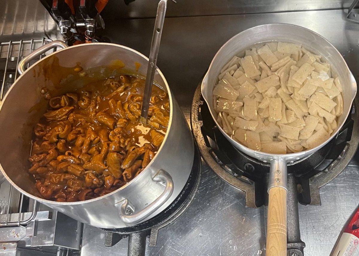 どて煮のテイクアウトにつきまして

先月、大須で開催された愛知あたりまえ食堂の #あたりま縁日 で、たくさんのお客様にどて煮を召し上がっていただきました！
須田亜香里さんも大絶賛😆🙌

テイクアウトは、フロントにて販売いたしますので、女性のお客様でも、購入していただくことができます😊✨