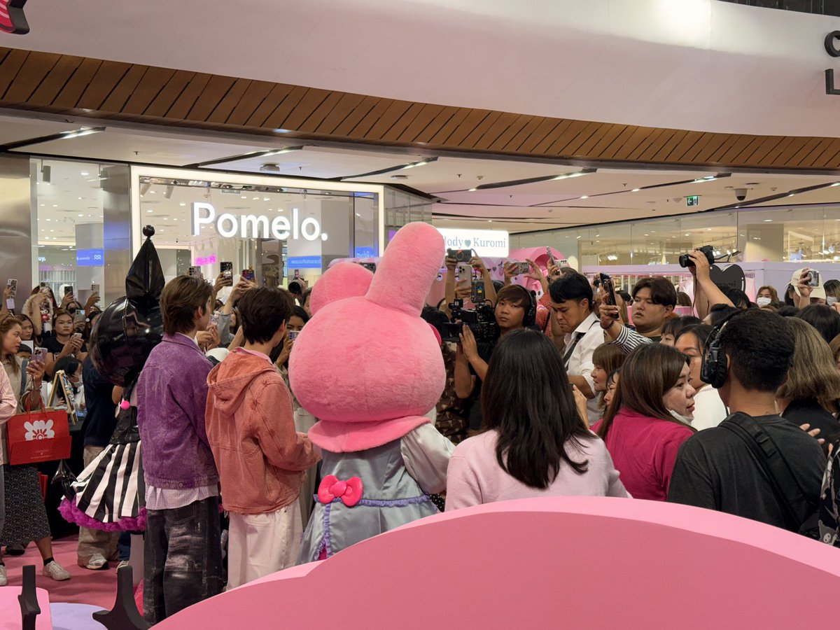 rabbitmoon's tweet photo. #CentralSanrioxTeeTeePor
#nomoreworkco
มาทำงาน https://t.co/H4uExu471M