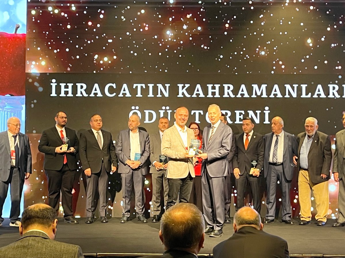 Akinrobotics's tweet image. AKINSOFT ve AKINROBOTICS Yönetim Kurulu Başkanı Dr. Özgür AKIN 4. Uluslararası Güvenilir Ürün Zirvesi’nde İhracatın Kahramanları Ödülü’ne layık görüldü.
Bu ödül, yazılım ve robotlarımızla Türkiye’nin global teknoloji markası olma vizyonunun güçlü bir göstergesidir.
@DrOzgurAkin…
