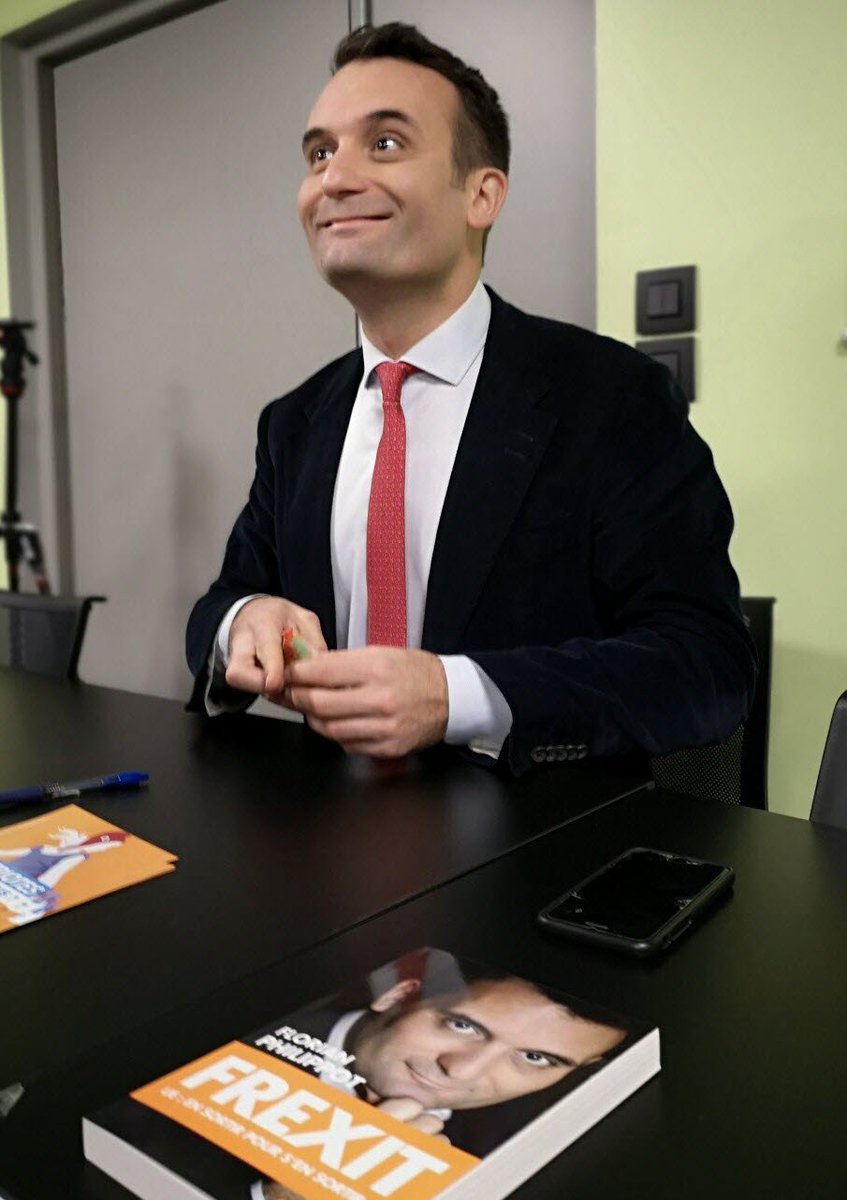 ComploploWatch's tweet photo. @f_philippot Mongolito #Philippot dit "il faut... !". 🤣🤣🤣🤣

Floflotte, la pute dilatée à Poutine qui se fait traiter de "toute petite frappe" par son pote complotiste @dupontaignan chez #Bercoff, croit commander davantage que son homme de ménage... 🤦🏿

Quel ridicule pitoyable... 🤢 https://t.co/VGF7IrdO5w