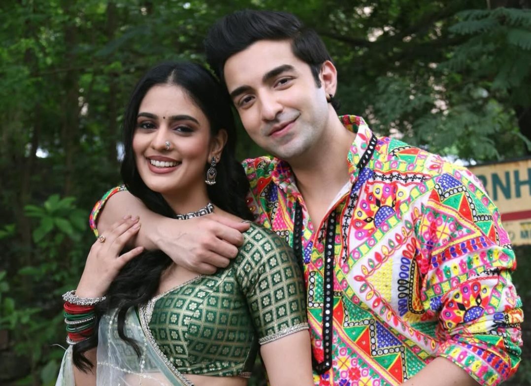 ssm_123_9's tweet image. They played many songs on them yesterday. And the best were: Maine payal hai jhankai and Ghanghor jhare chahu ore maaru mann mor bani thangaat kare
#KSBKBT #ksbkbt2
#kyunkisaasbhikabhibahuthi 
#kyunkisaasbhikabhibahuthi2