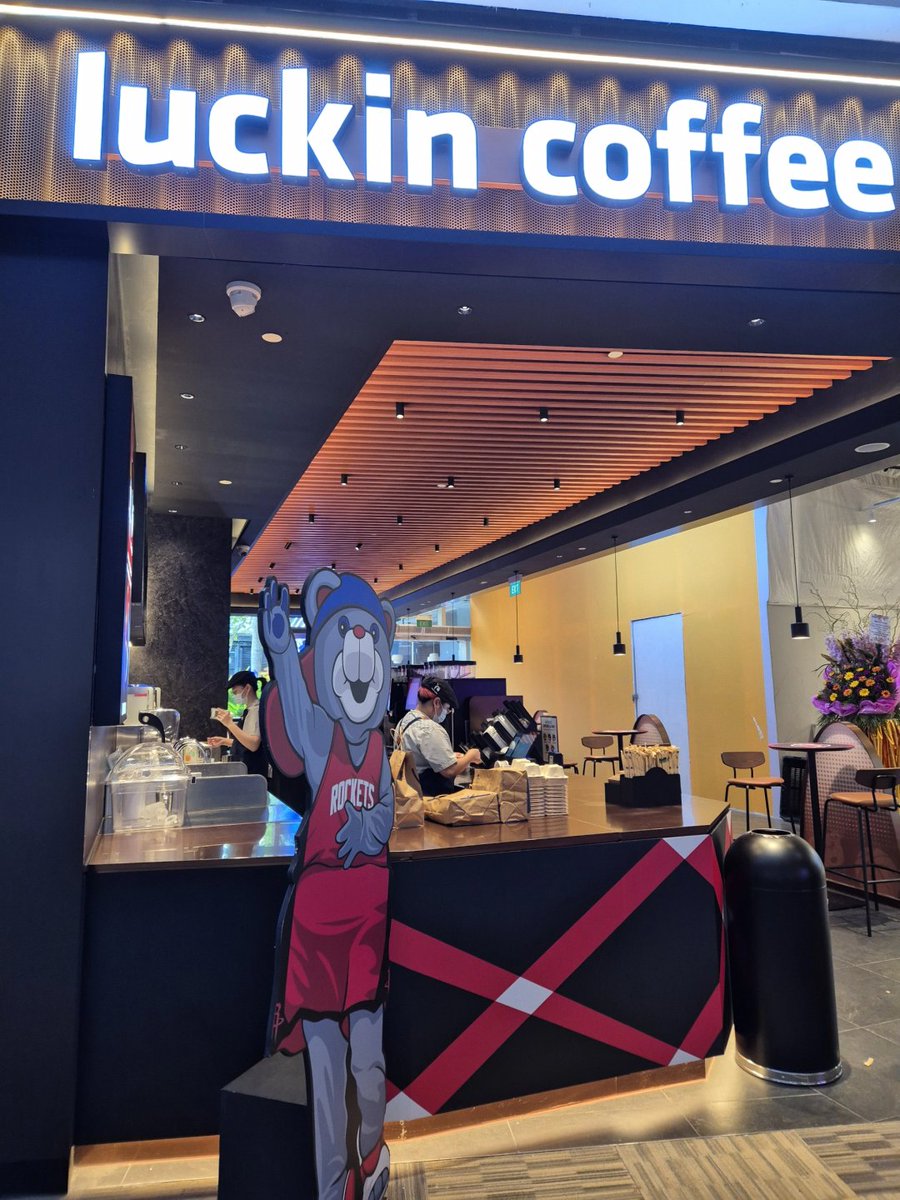 シンガポールの雨は、いつもそっと降り始めて、一日のリズムを静かに連れ去ってしまう。今日は、少しゆっくり過ごしてみようね☕️